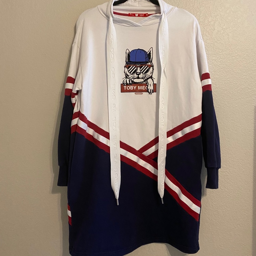 A02 Oversized Hooded Sweatshirt